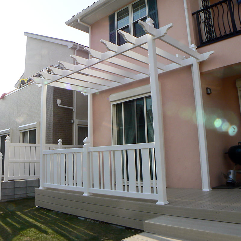 Pérgola de pvc con tapa gótica de 98 